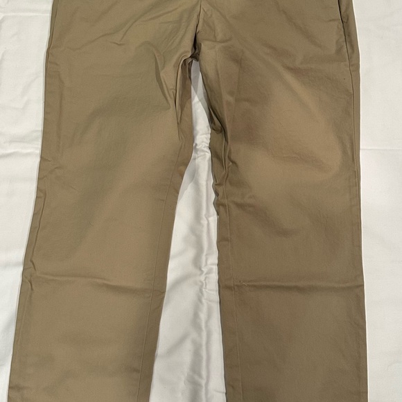 Men’s GAP Khaki Relaxed Fit Pants NWT 34x30 Work Classic Casual Weekend Cotton - Picture 7 of 10